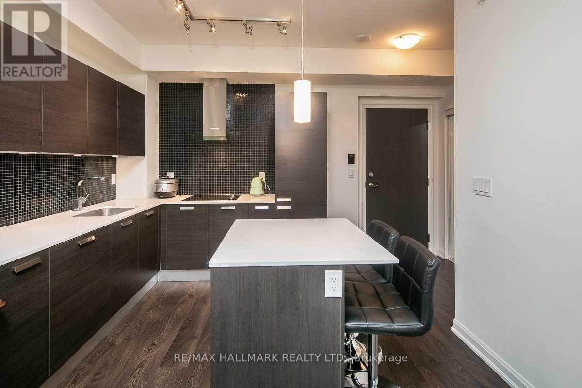 1909 - 9 Bogert Avenue, Toronto, ON - Indoor Photo Showing Kitchen With Upgraded Kitchen