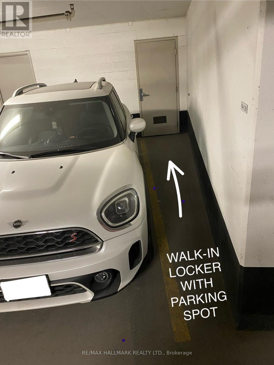 1909 - 9 Bogert Avenue, Toronto, ON - Indoor Photo Showing Garage