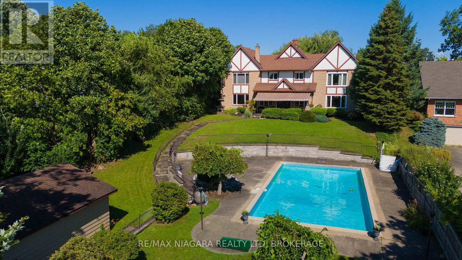 140 Lakeshore Road, Fort Erie (Lakeshore), ON - Outdoor With In Ground Pool