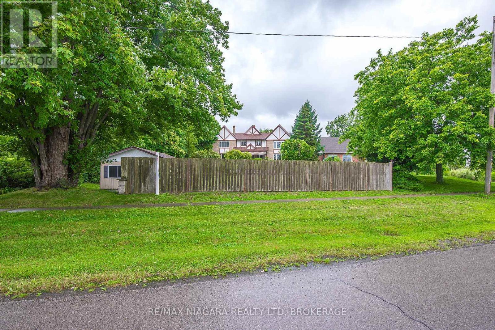 140 Lakeshore Road, Fort Erie (Lakeshore), ON - Outdoor