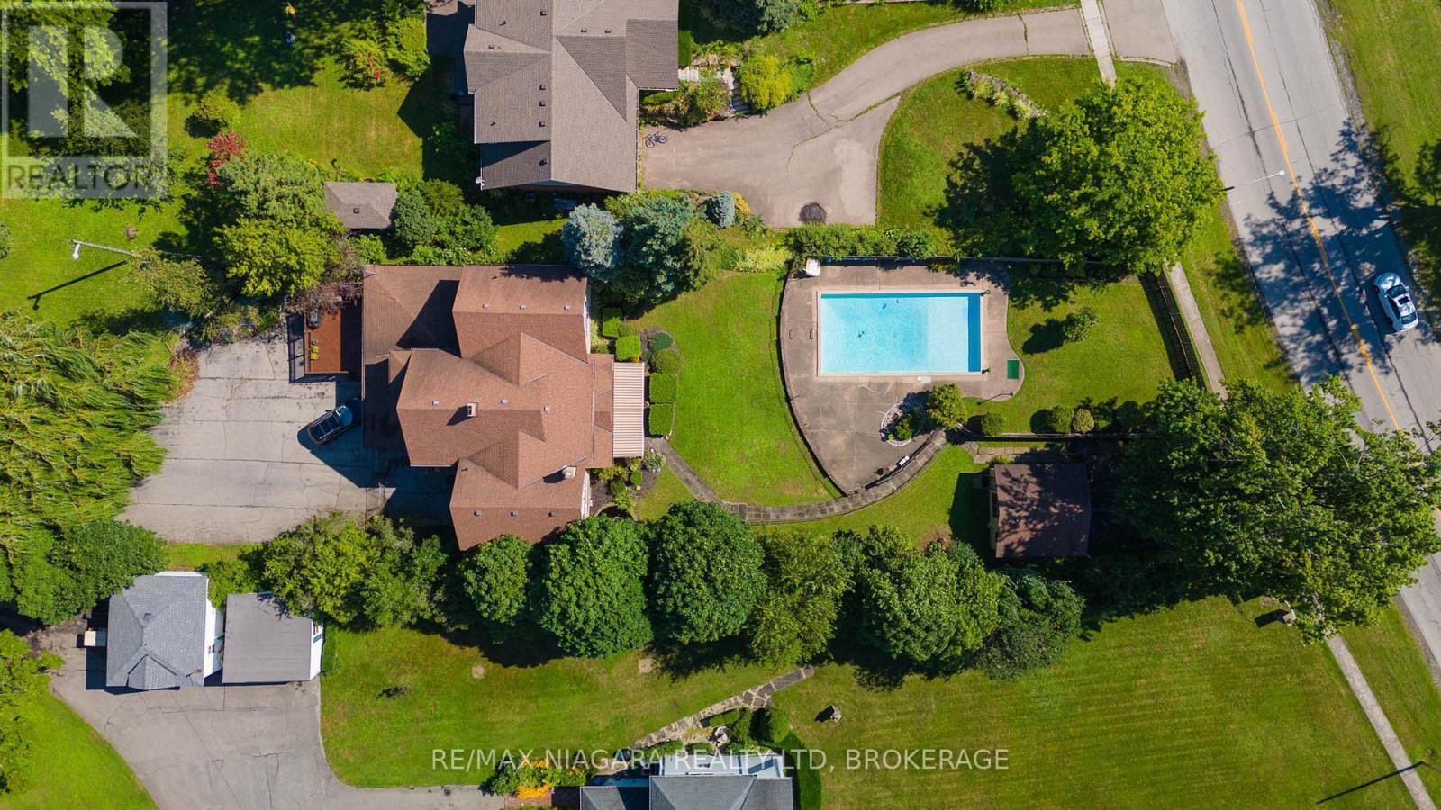140 Lakeshore Road, Fort Erie (Lakeshore), ON - Outdoor With In Ground Pool With View