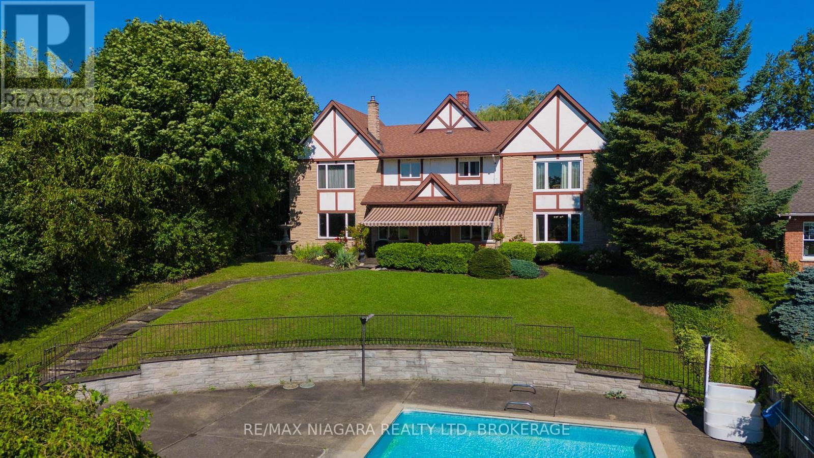 140 Lakeshore Road, Fort Erie (Lakeshore), ON - Outdoor With In Ground Pool