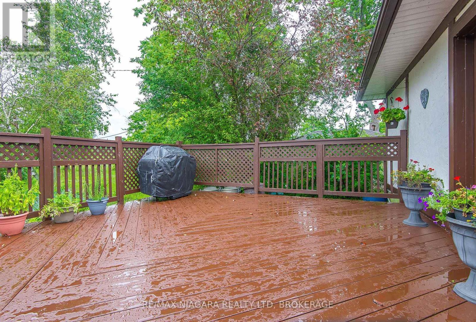 140 Lakeshore Road, Fort Erie (Lakeshore), ON - Outdoor With Deck Patio Veranda