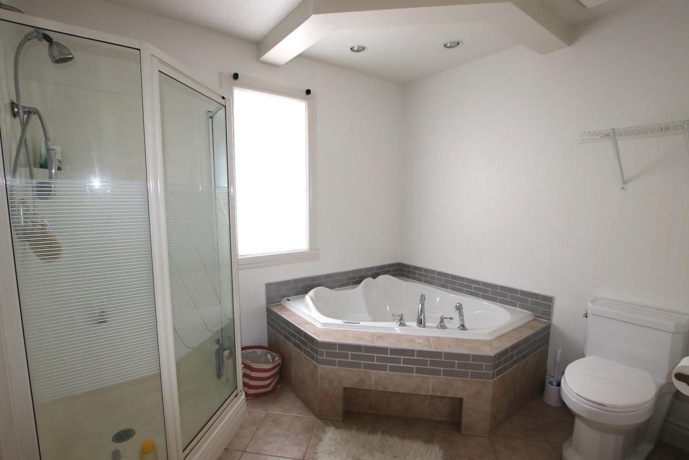 Bathroom - 3-9000 Rue Des Roselieres, Brossard, QC - Indoor Photo Showing Bathroom