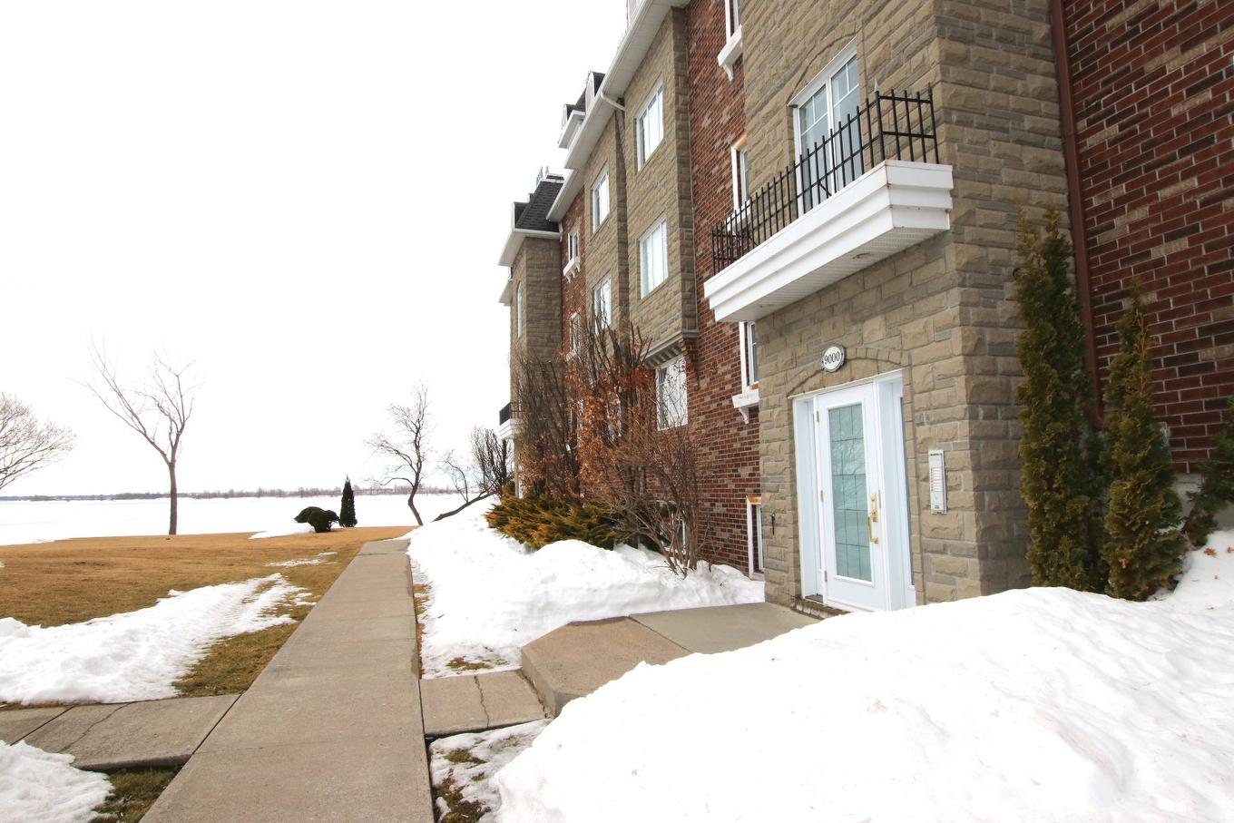 Waterfront - 3-9000 Rue Des Roselieres, Brossard, QC - Outdoor