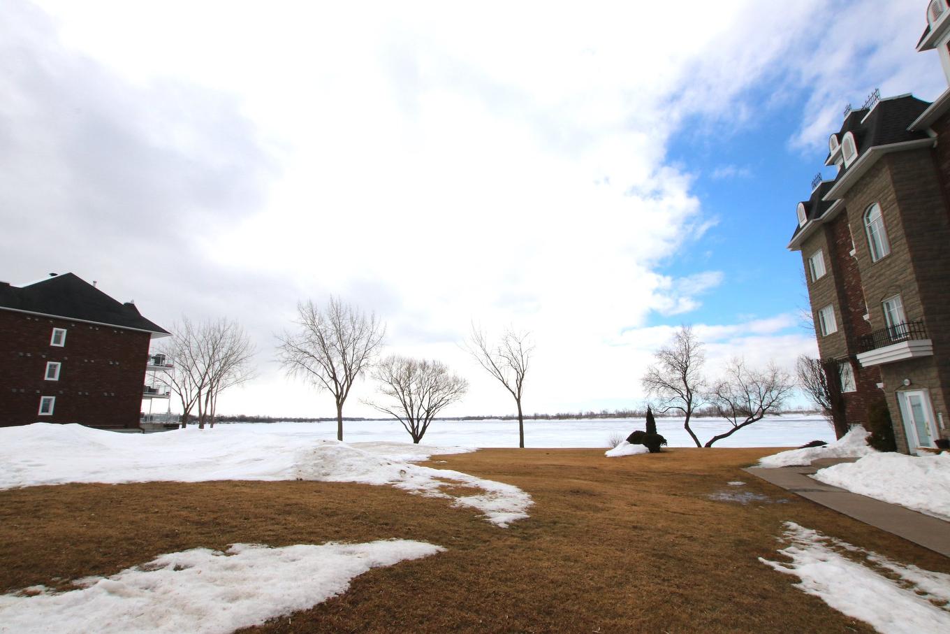 Waterfront - 3-9000 Rue Des Roselieres, Brossard, QC - Outdoor With View