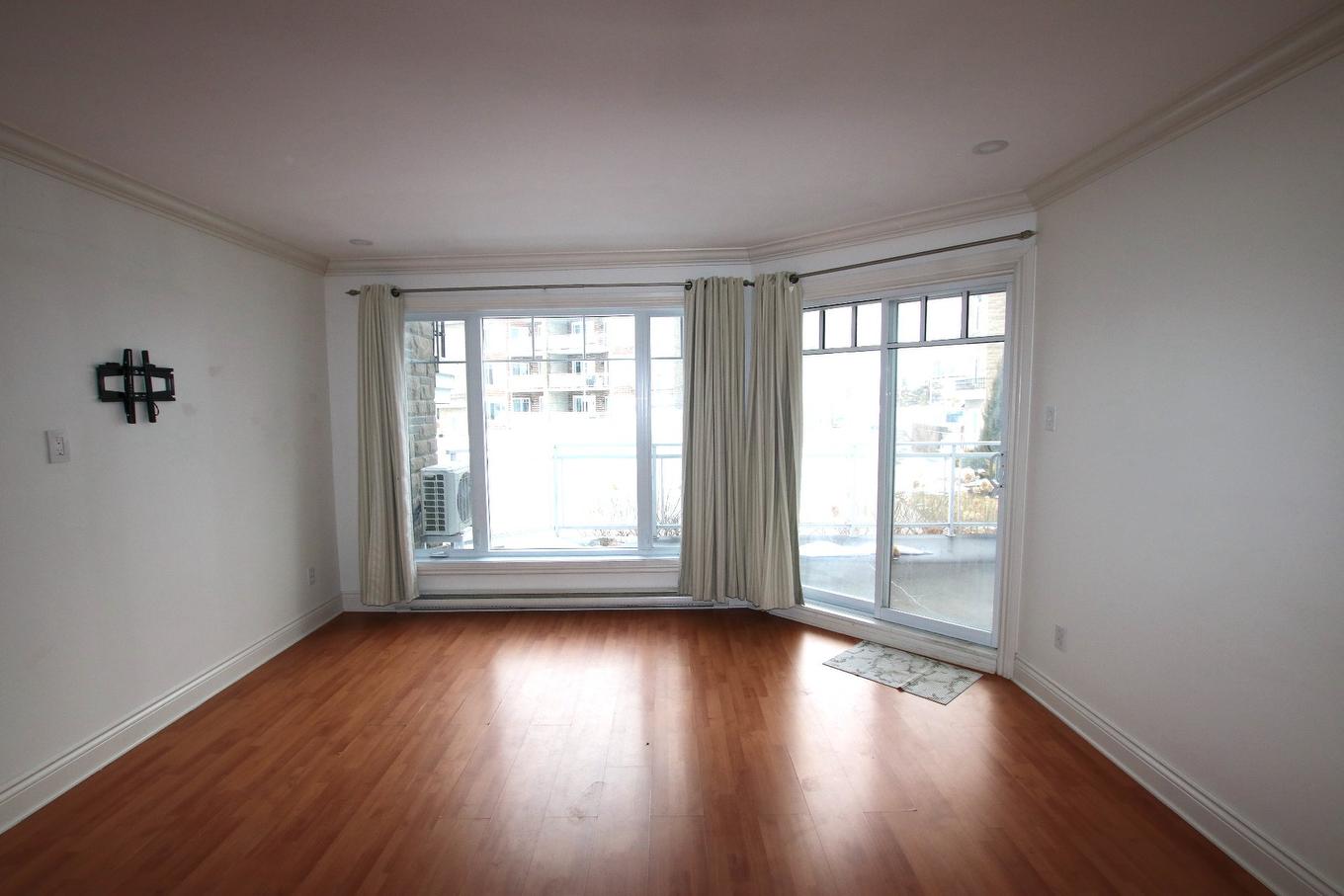 Living room - 3-9000 Rue Des Roselieres, Brossard, QC - Indoor Photo Showing Other Room