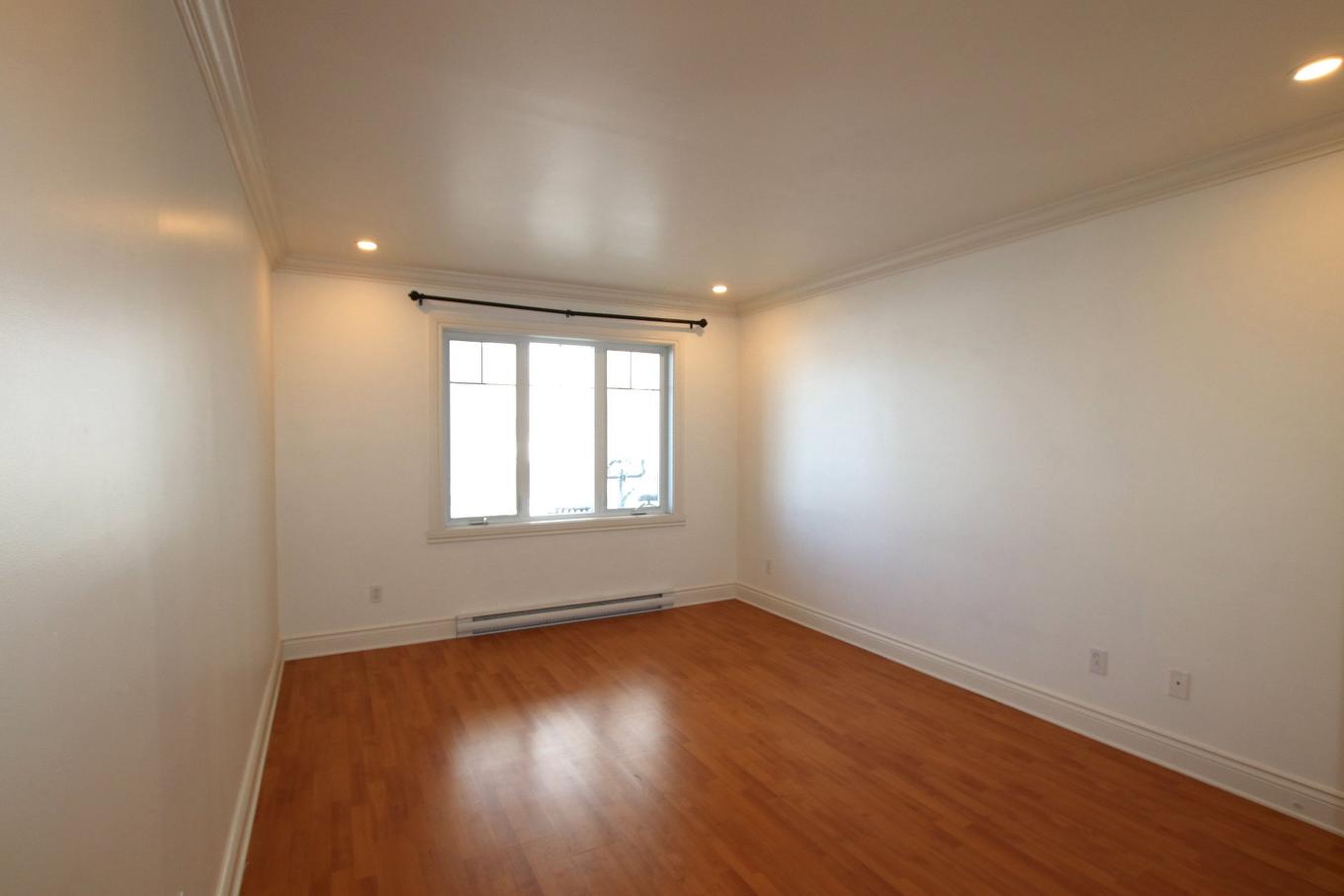 Master bedroom - 3-9000 Rue Des Roselieres, Brossard, QC - Indoor Photo Showing Other Room
