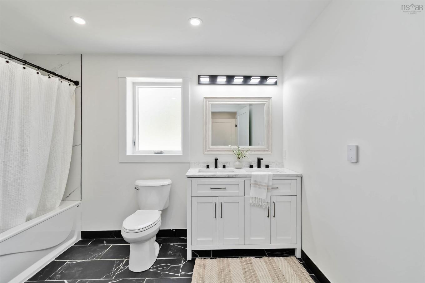 18 Compass Cove Court, Fox Point, NS