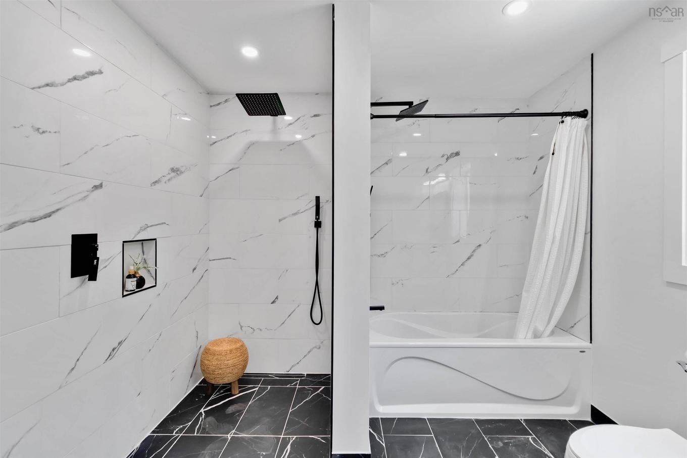 18 Compass Cove Court, Fox Point, NS