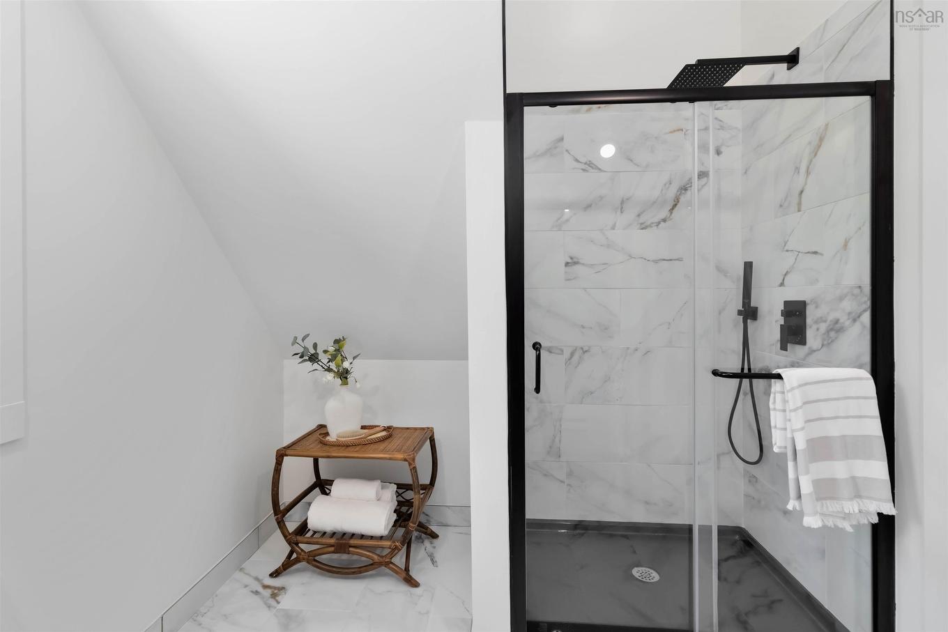 18 Compass Cove Court, Fox Point, NS