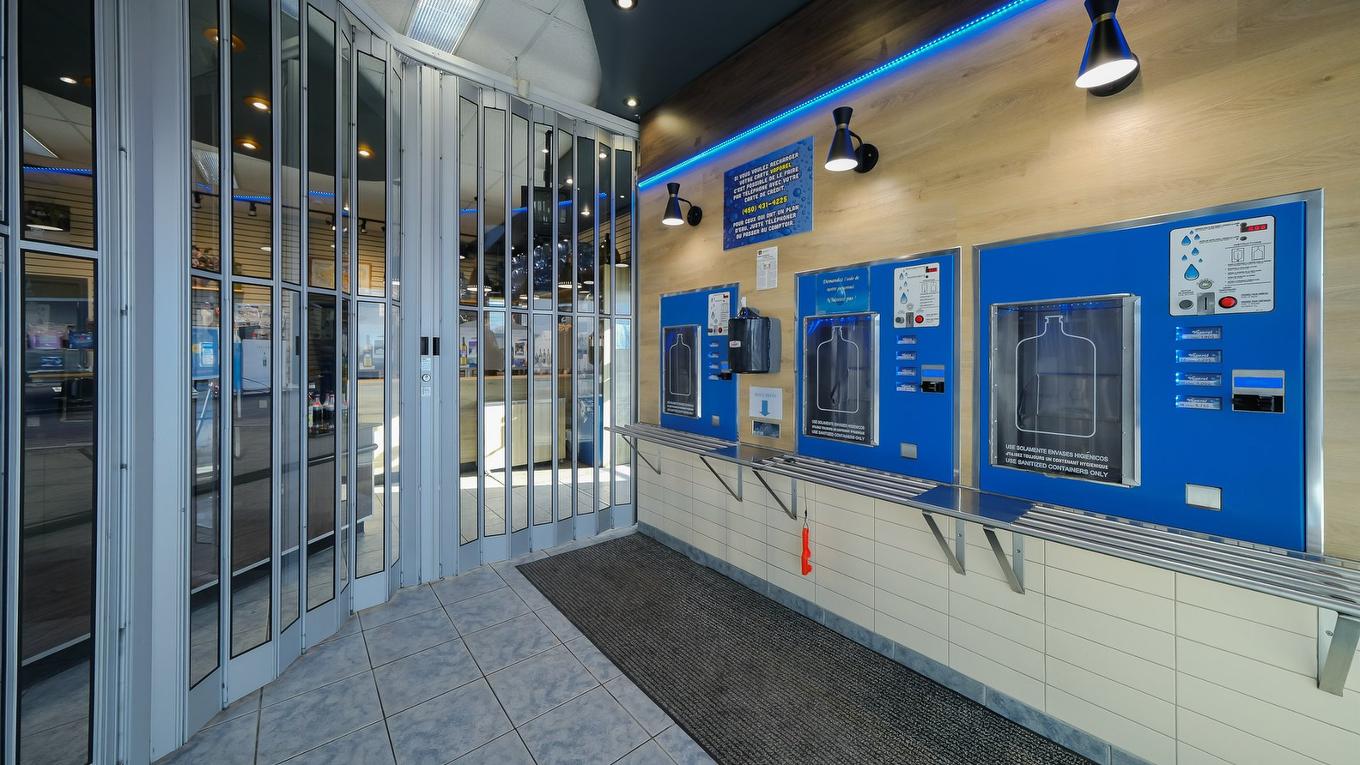 Commerce - 423 Boul. Des Laurentides, Saint-Jérôme, QC - Photo Showing Other Room