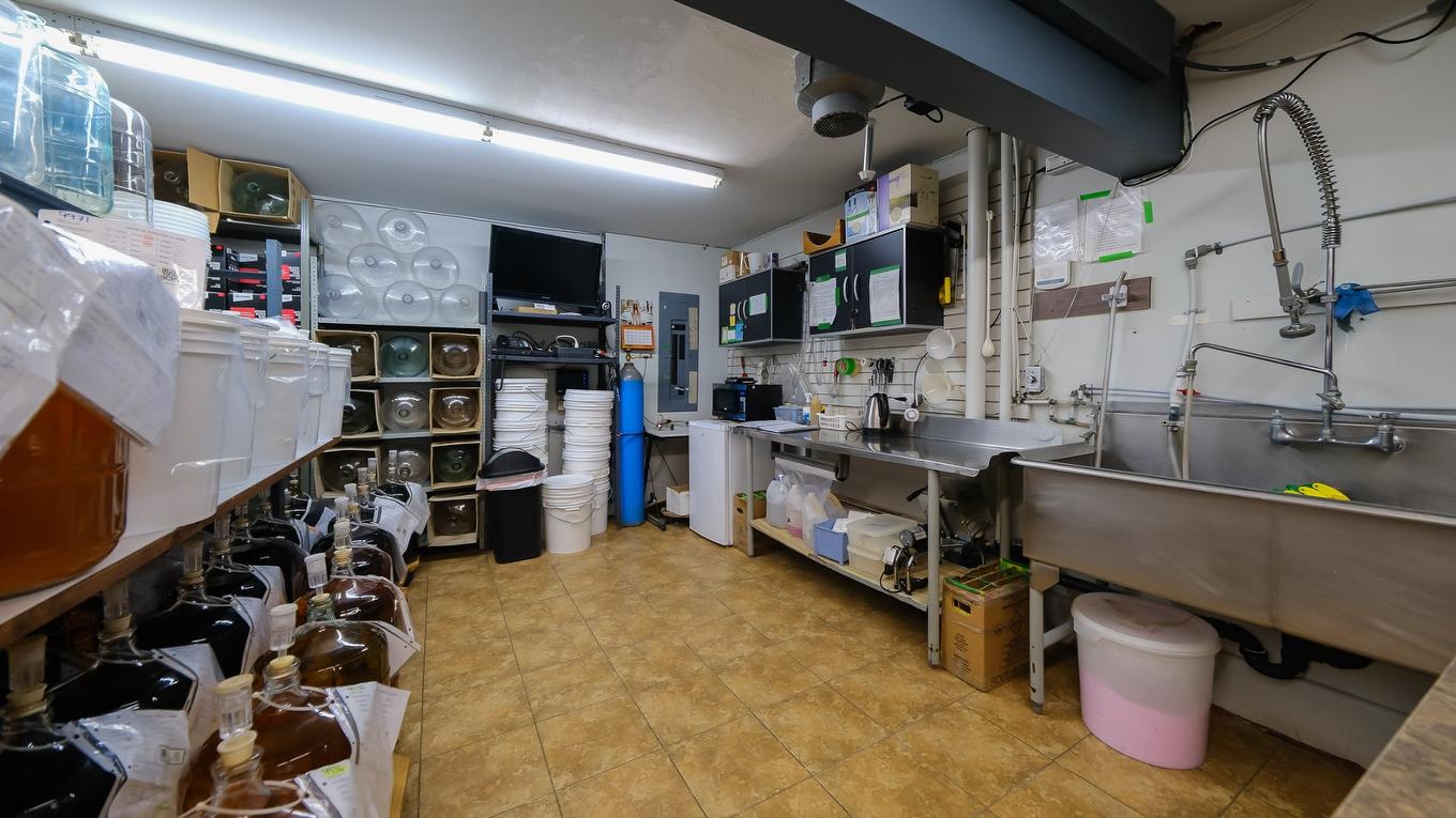 Workshop - 423 Boul. Des Laurentides, Saint-Jérôme, QC - Indoor