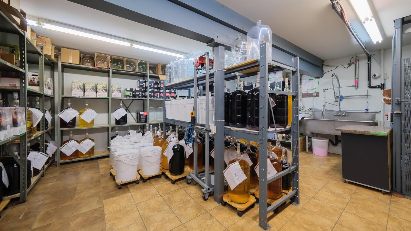 Workshop - 423 Boul. Des Laurentides, Saint-Jérôme, QC - Indoor