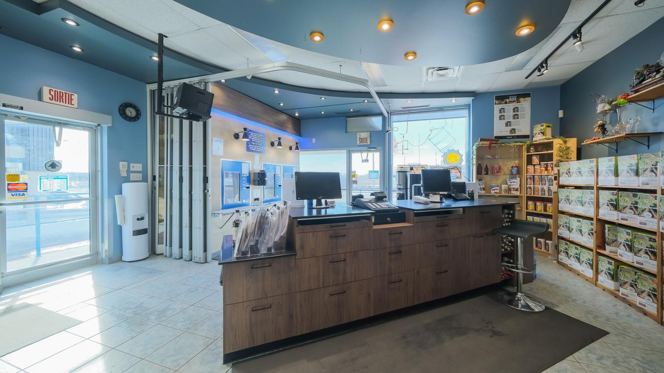 Reception area - 423 Boul. Des Laurentides, Saint-Jérôme, QC - Indoor