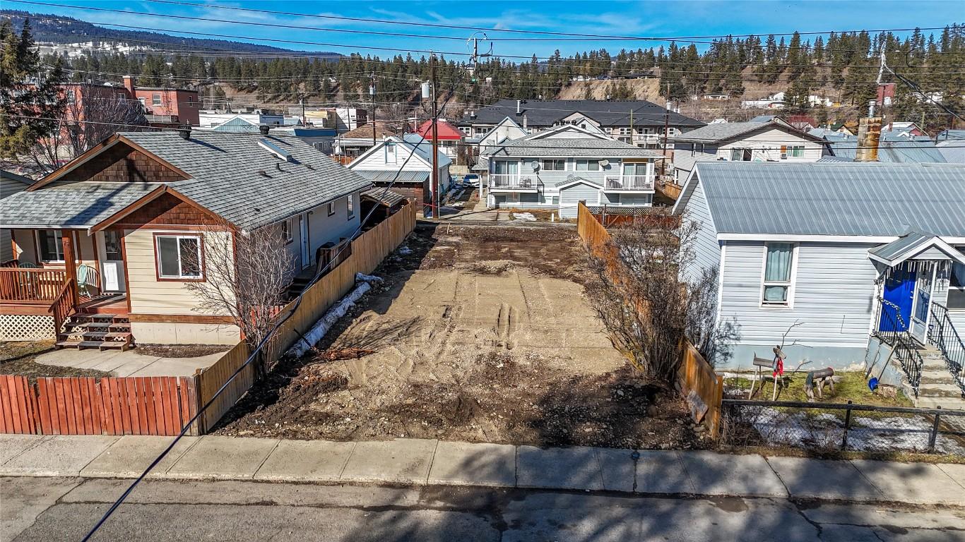 73 Halliford Ave, Princeton, BC - Outdoor