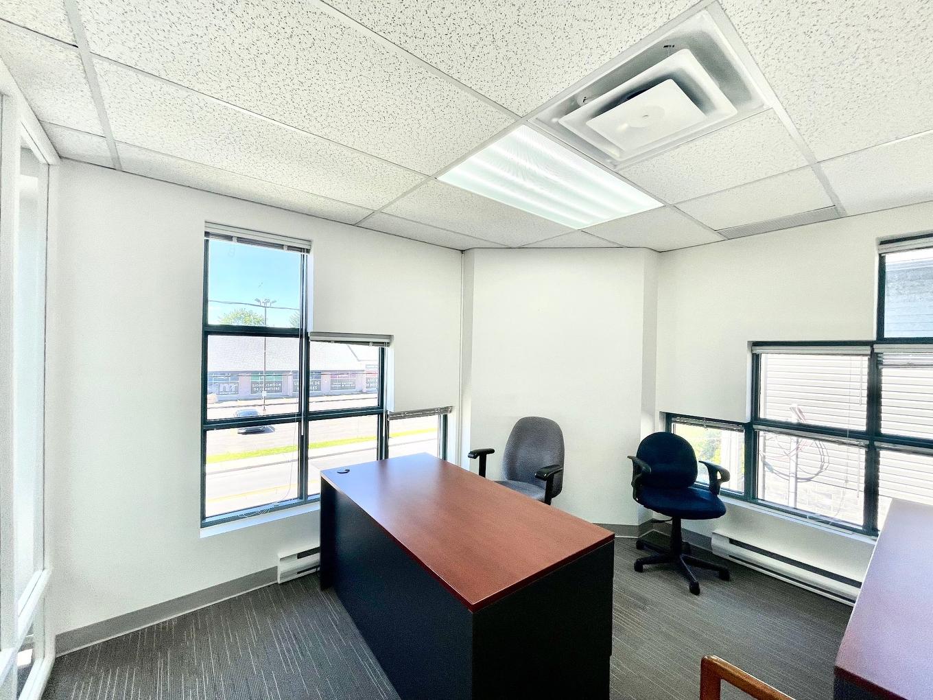 Office - 4755 Mtée St-Hubert, Longueuil (Saint-Hubert), QC - Indoor Photo Showing Office