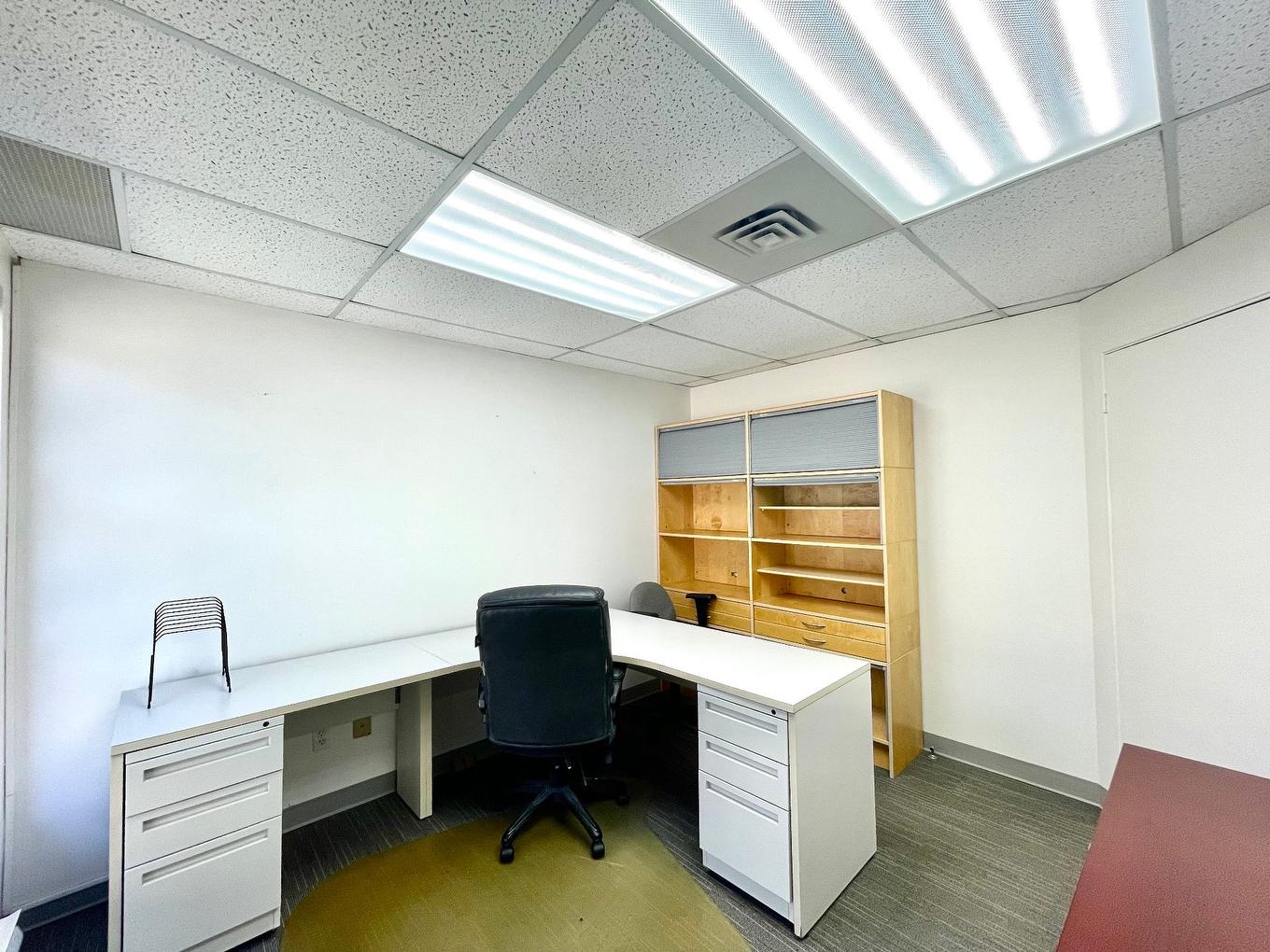 Office - 4755 Mtée St-Hubert, Longueuil (Saint-Hubert), QC - Indoor Photo Showing Office