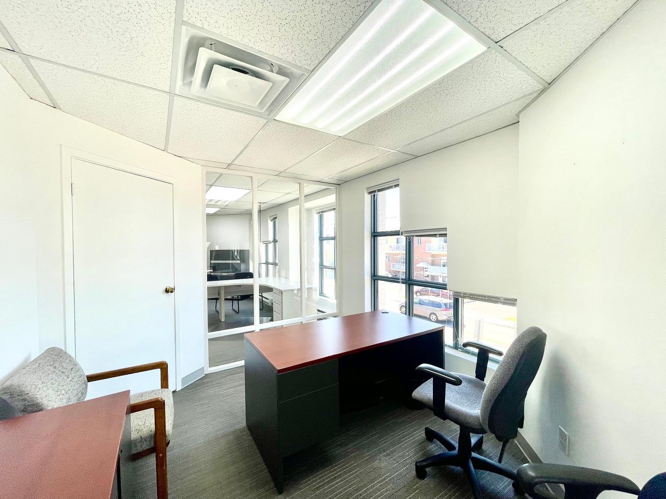 Office - 4755 Mtée St-Hubert, Longueuil (Saint-Hubert), QC - Indoor Photo Showing Office