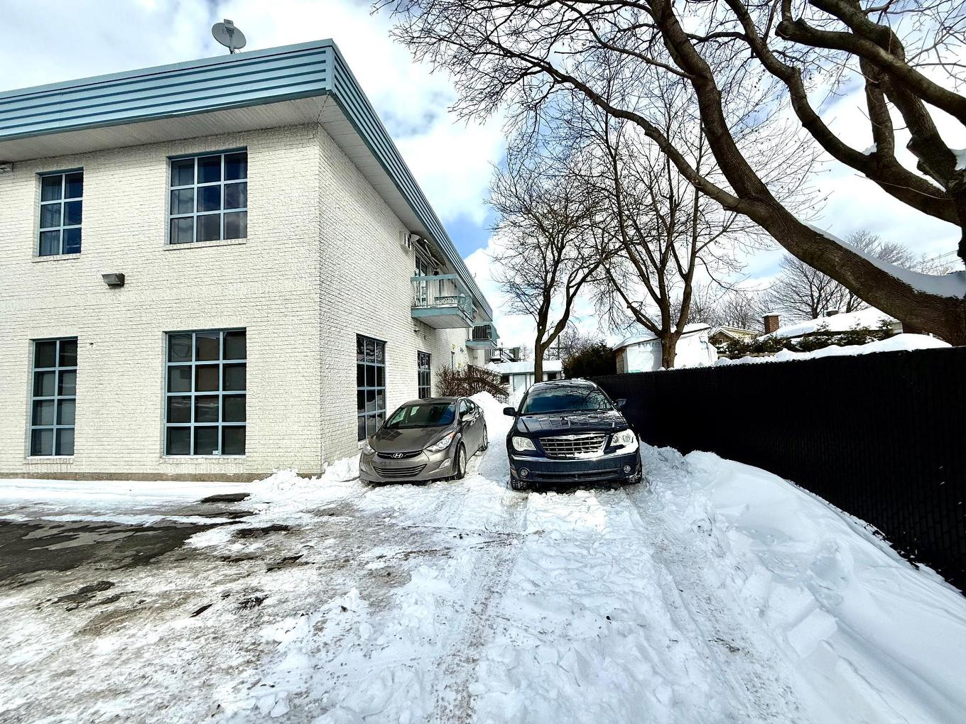 Parking - 4755 Mtée St-Hubert, Longueuil (Saint-Hubert), QC - Outdoor