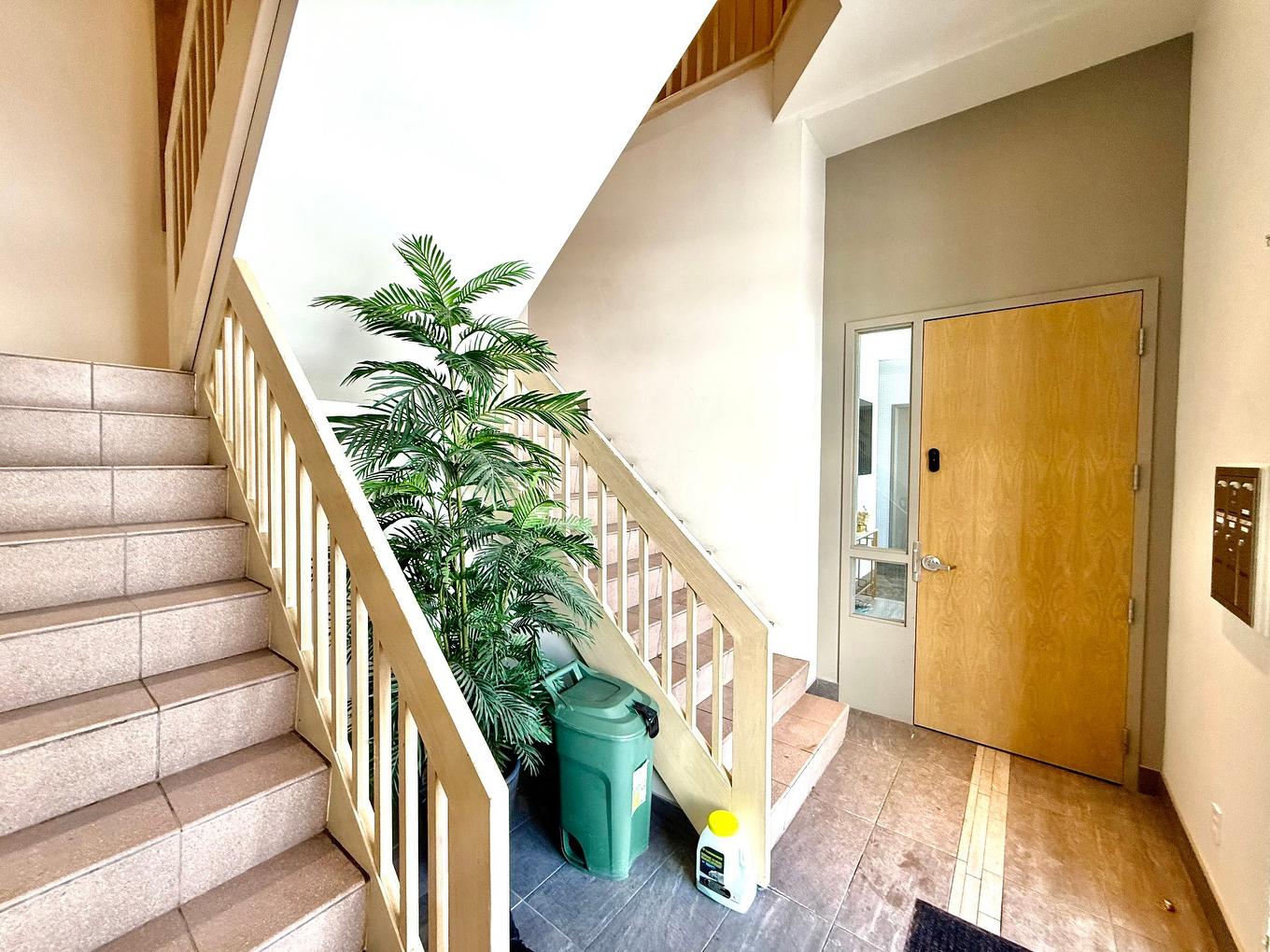 Hall - 4755 Mtée St-Hubert, Longueuil (Saint-Hubert), QC - Indoor Photo Showing Other Room