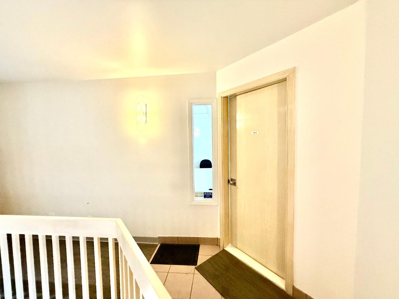 Hall - 4755 Mtée St-Hubert, Longueuil (Saint-Hubert), QC - Indoor