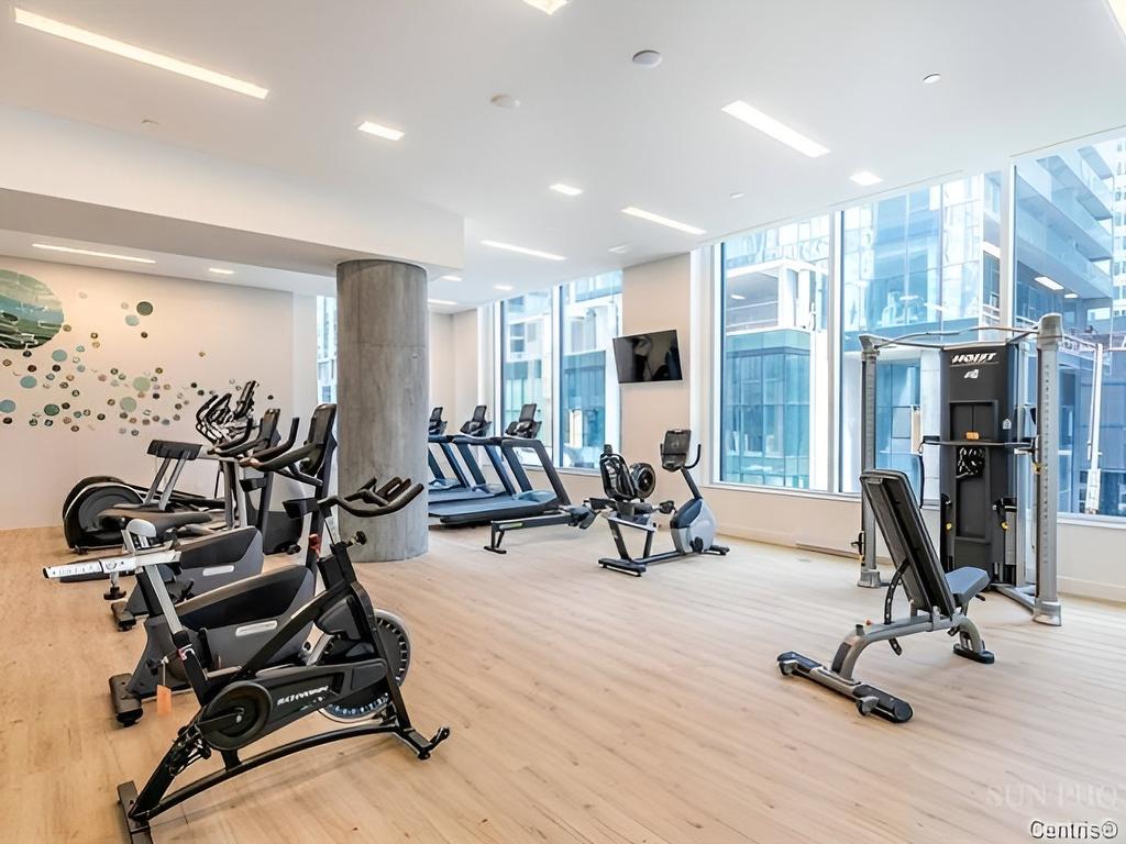 Exercise room - 1710-1020 Rue De La Montagne, Montréal (Ville-Marie), QC - Indoor Photo Showing Gym Room