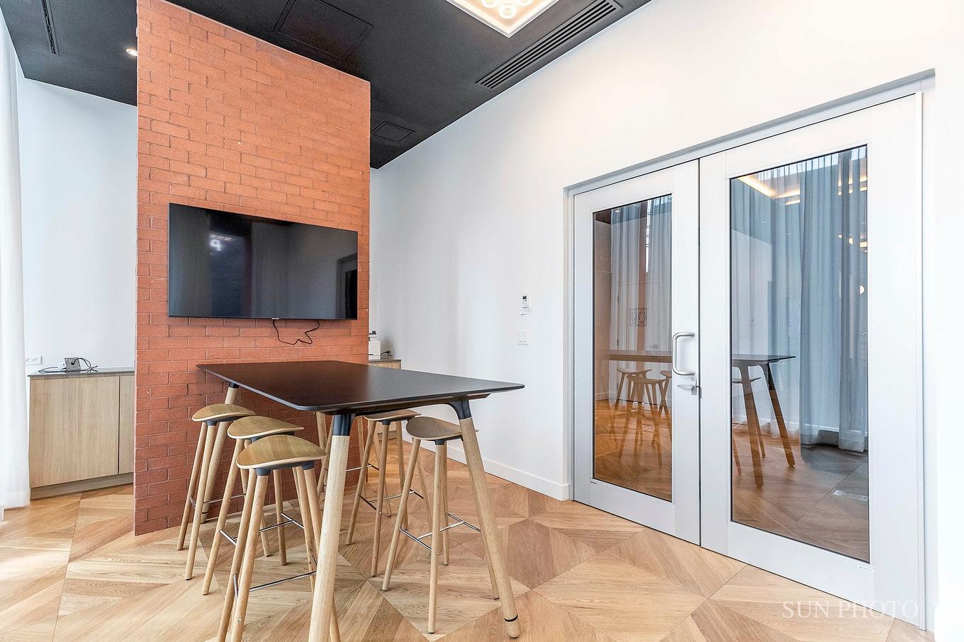 Conference room - 1710-1020 Rue De La Montagne, Montréal (Ville-Marie), QC -