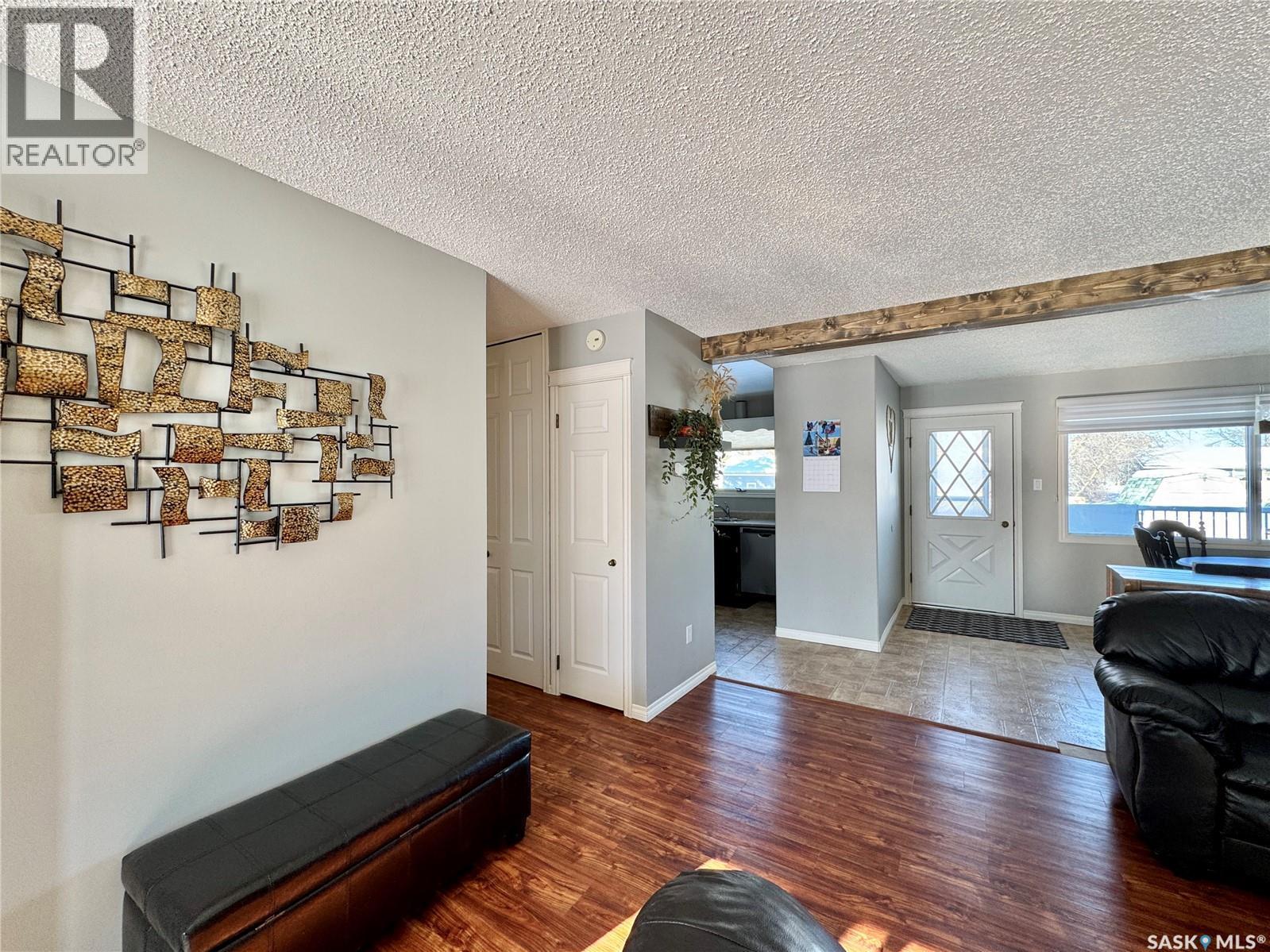 304 March Avenue E, Langenburg, SK - Indoor Photo Showing Other Room