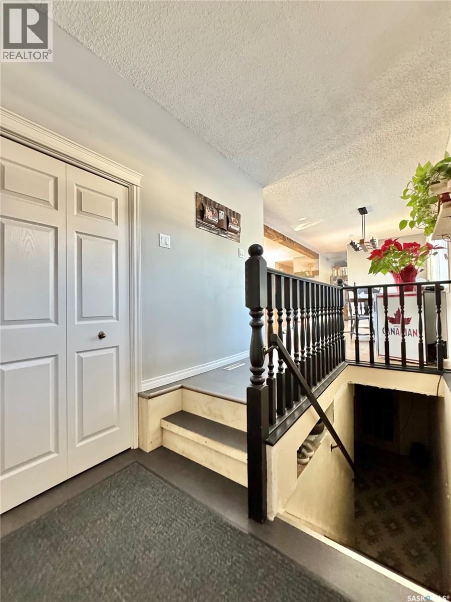 304 March Avenue E, Langenburg, SK - Indoor Photo Showing Other Room