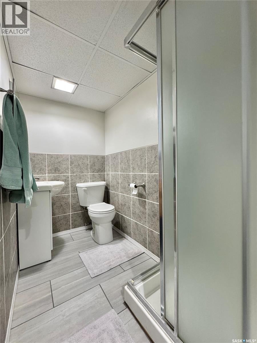 304 March Avenue E, Langenburg, SK - Indoor Photo Showing Bathroom