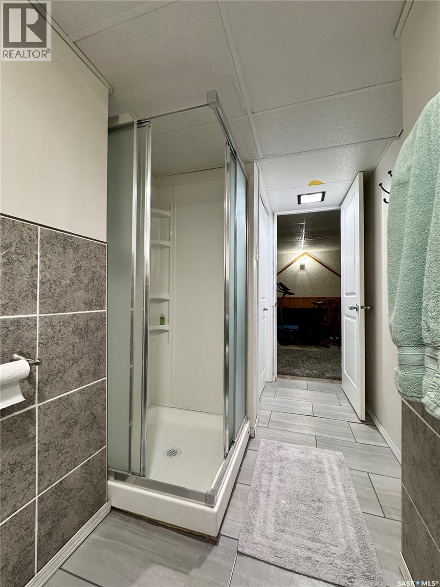 304 March Avenue E, Langenburg, SK - Indoor Photo Showing Bathroom