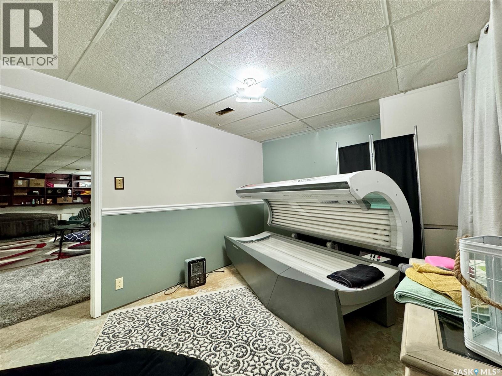 304 March Avenue E, Langenburg, SK - Indoor Photo Showing Other Room