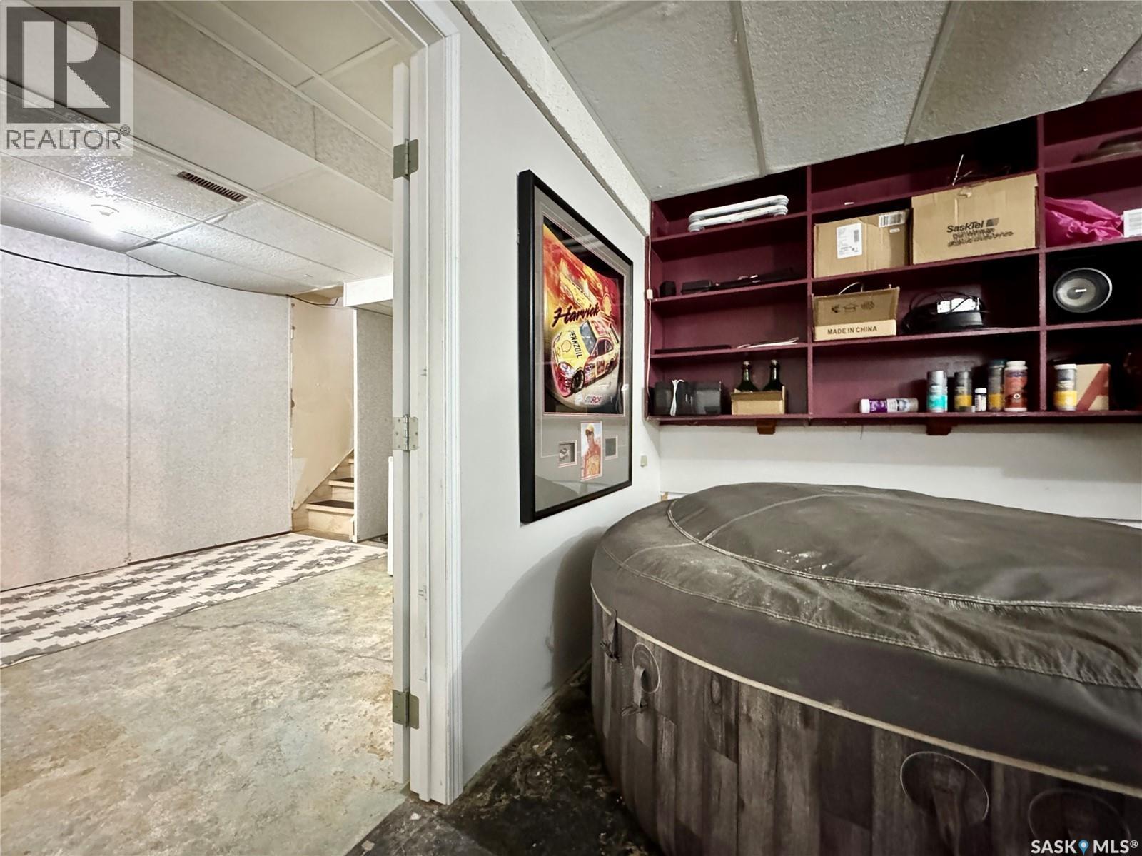 304 March Avenue E, Langenburg, SK - Indoor