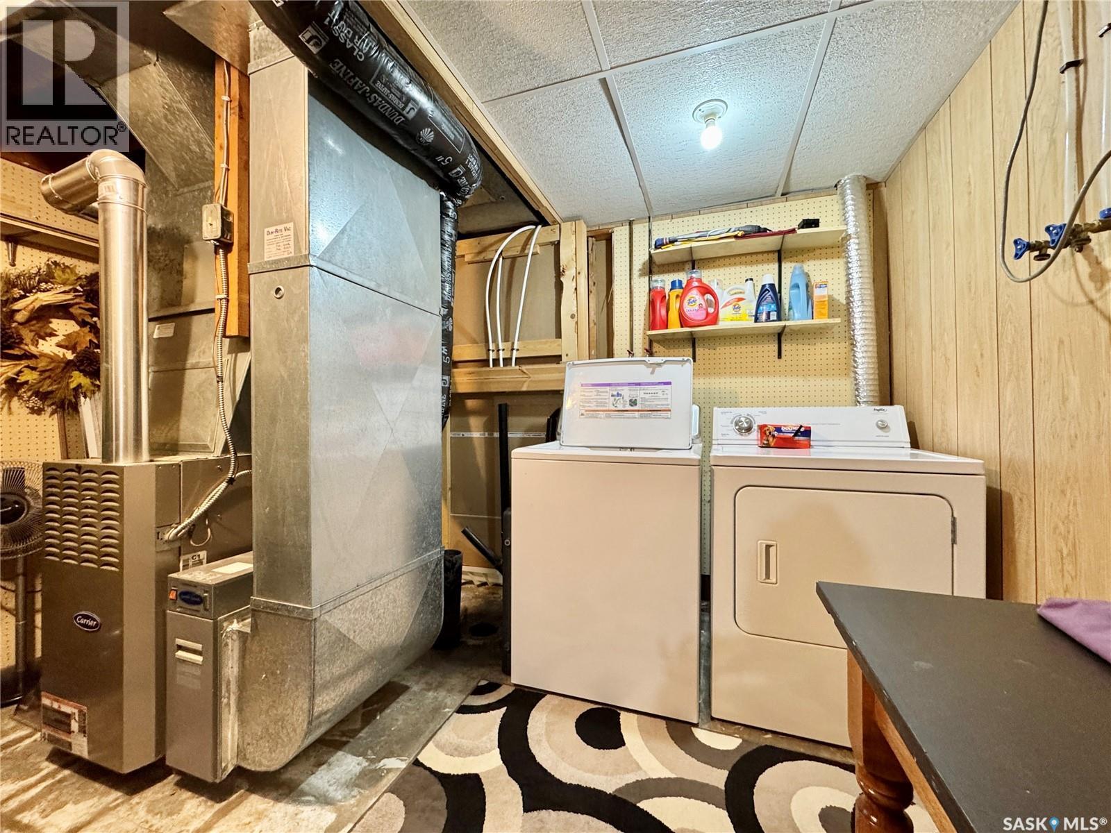 304 March Avenue E, Langenburg, SK - Indoor Photo Showing Laundry Room