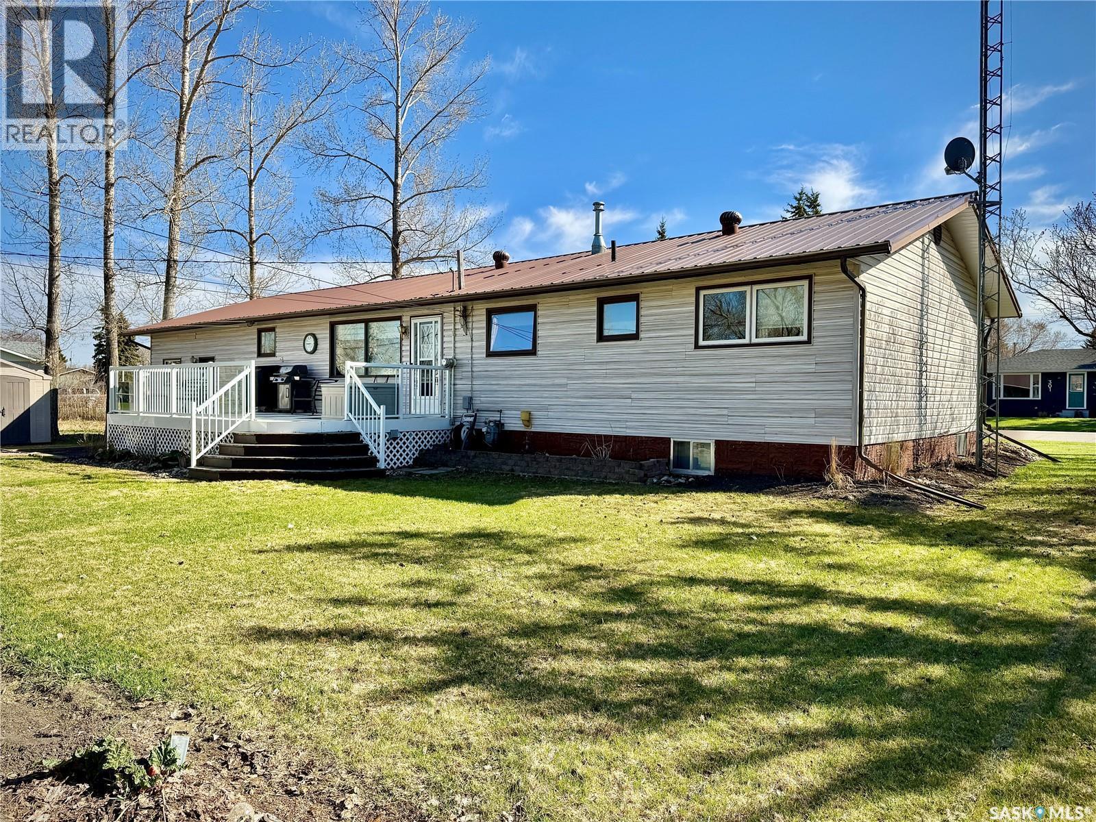 304 March Avenue E, Langenburg, SK - Outdoor