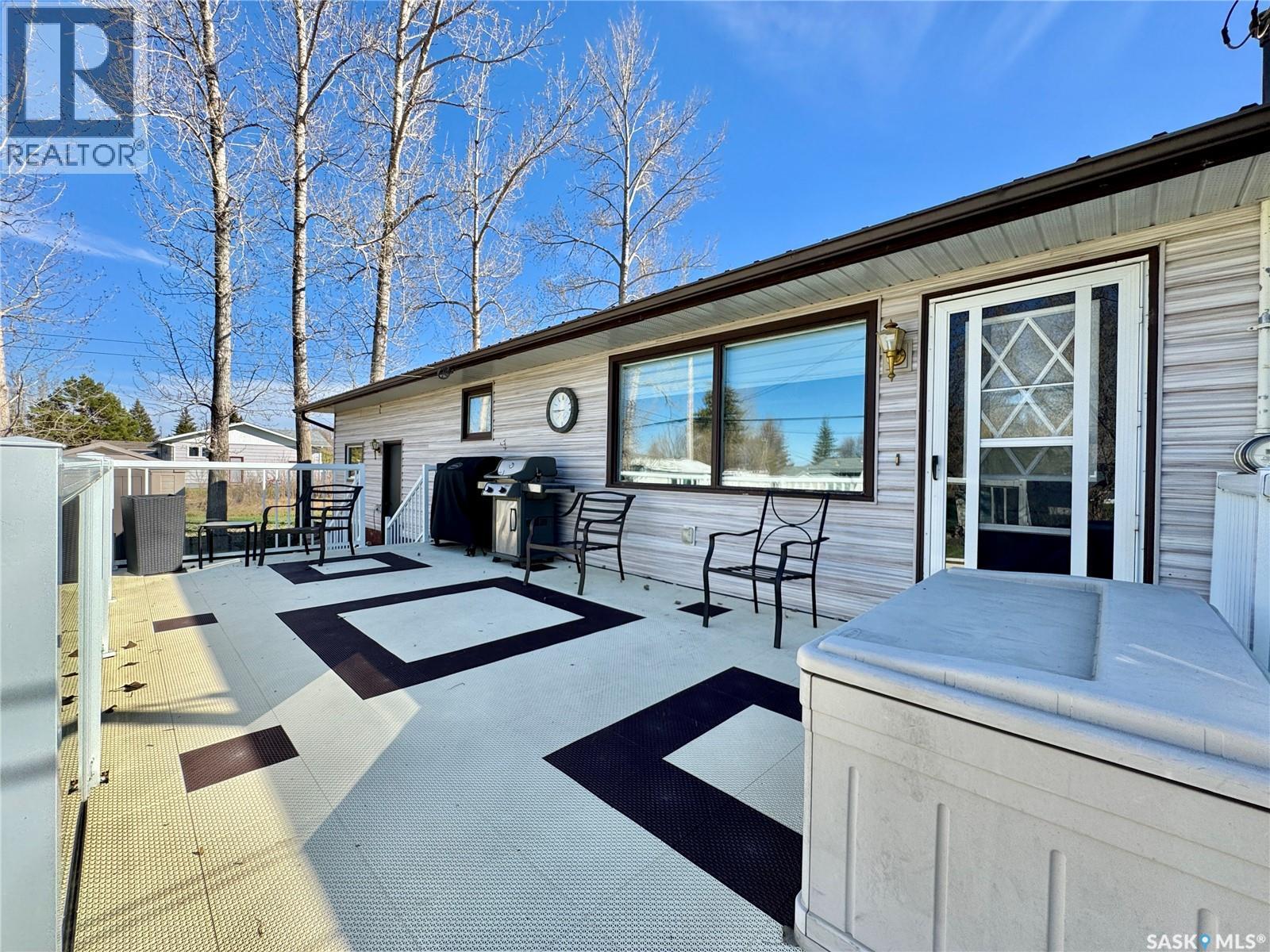 304 March Avenue E, Langenburg, SK - Outdoor With Deck Patio Veranda