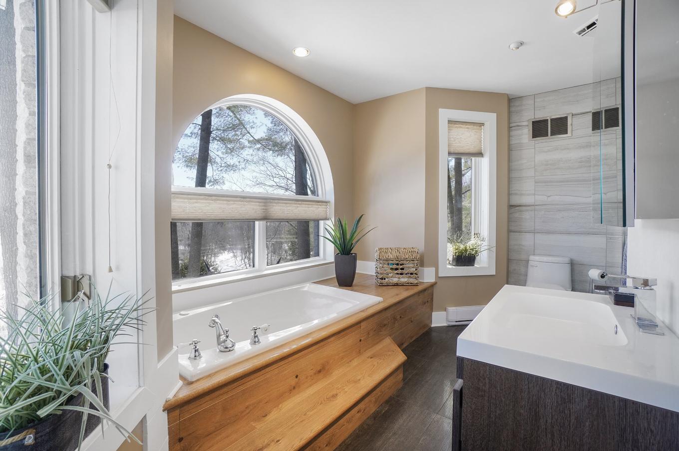 Salle de bains - 11505 Ch. De La Rivière-Du-Nord, Mirabel, QC - Indoor Photo Showing Bathroom