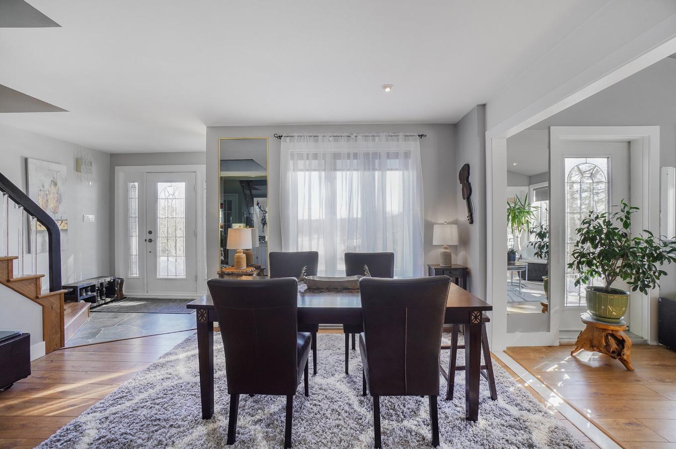 Salle à manger - 11505 Ch. De La Rivière-Du-Nord, Mirabel, QC - Indoor Photo Showing Dining Room