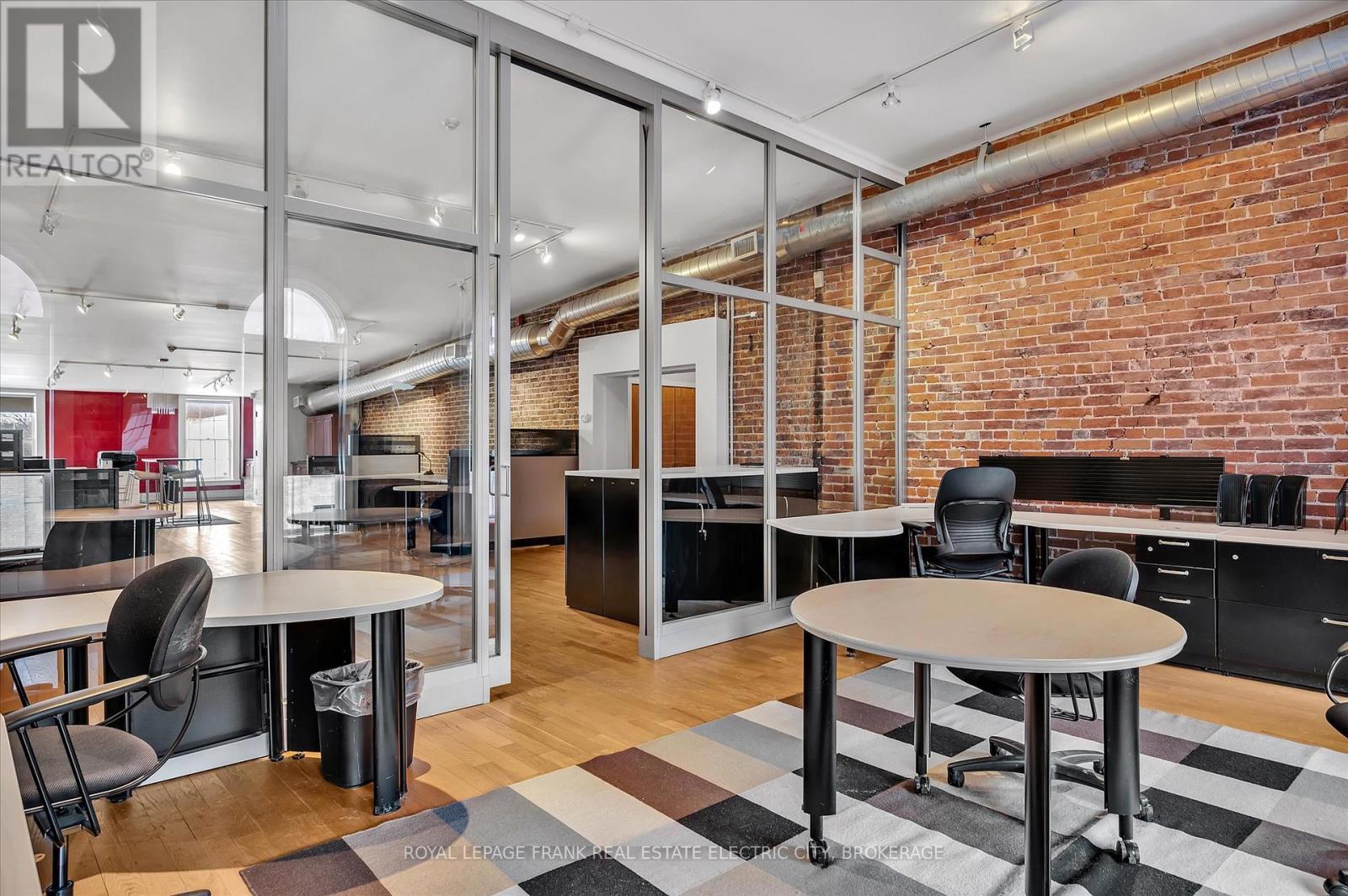 301 - 379 George Street N, Peterborough (Town Ward 3), ON