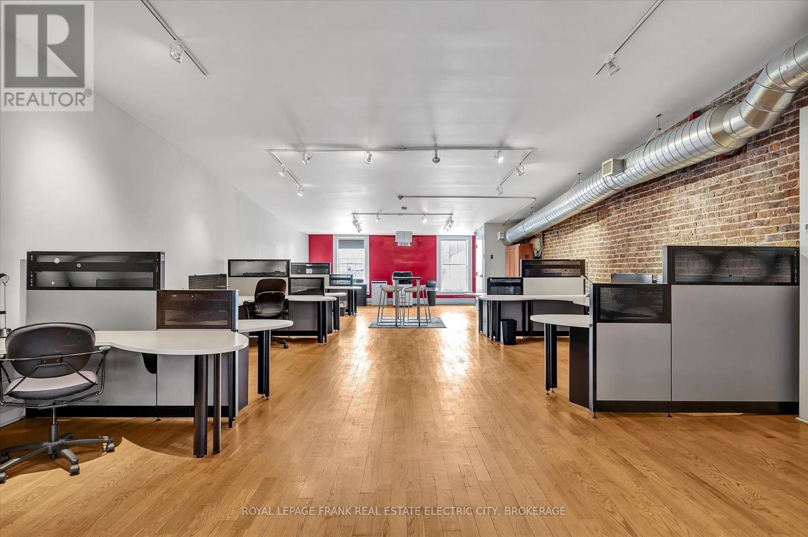 301 - 379 George Street N, Peterborough (Town Ward 3), ON