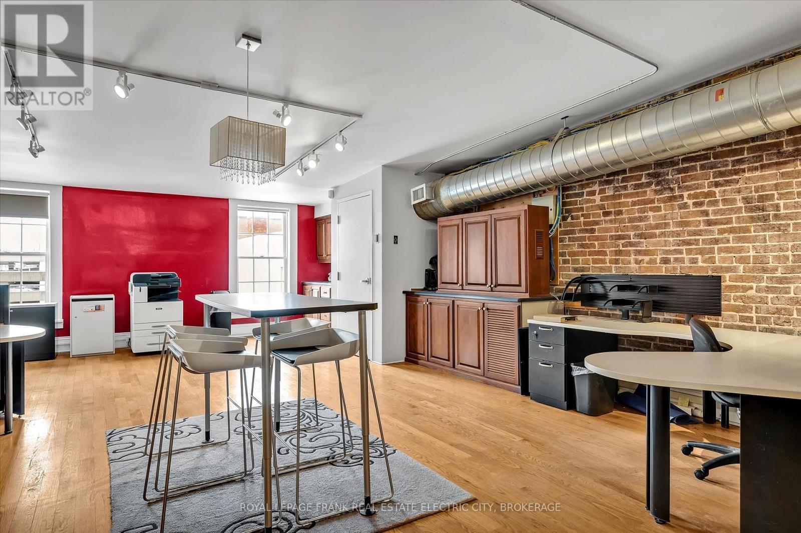 301 - 379 George Street N, Peterborough (Town Ward 3), ON