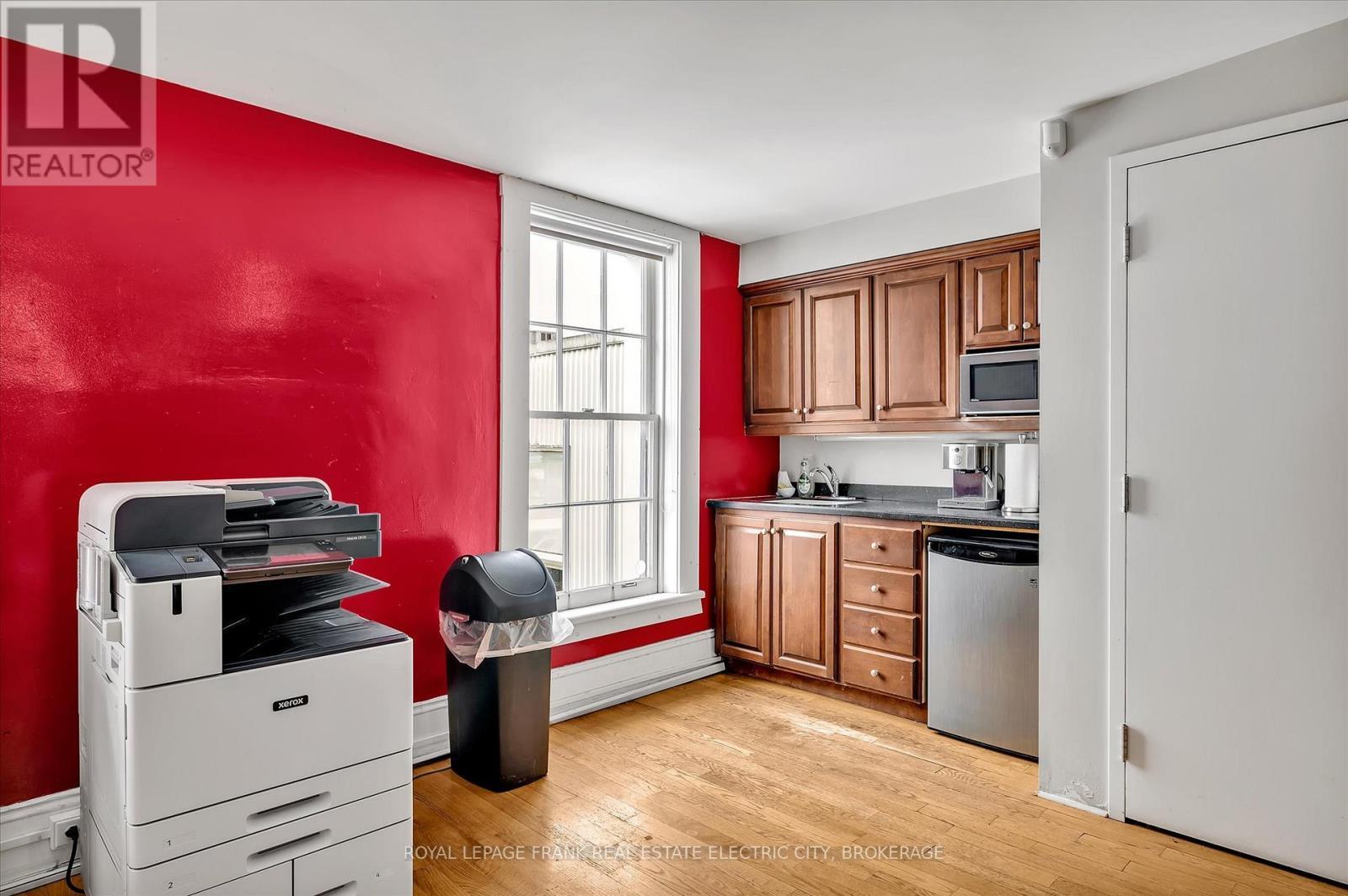 301 - 379 George Street N, Peterborough (Town Ward 3), ON