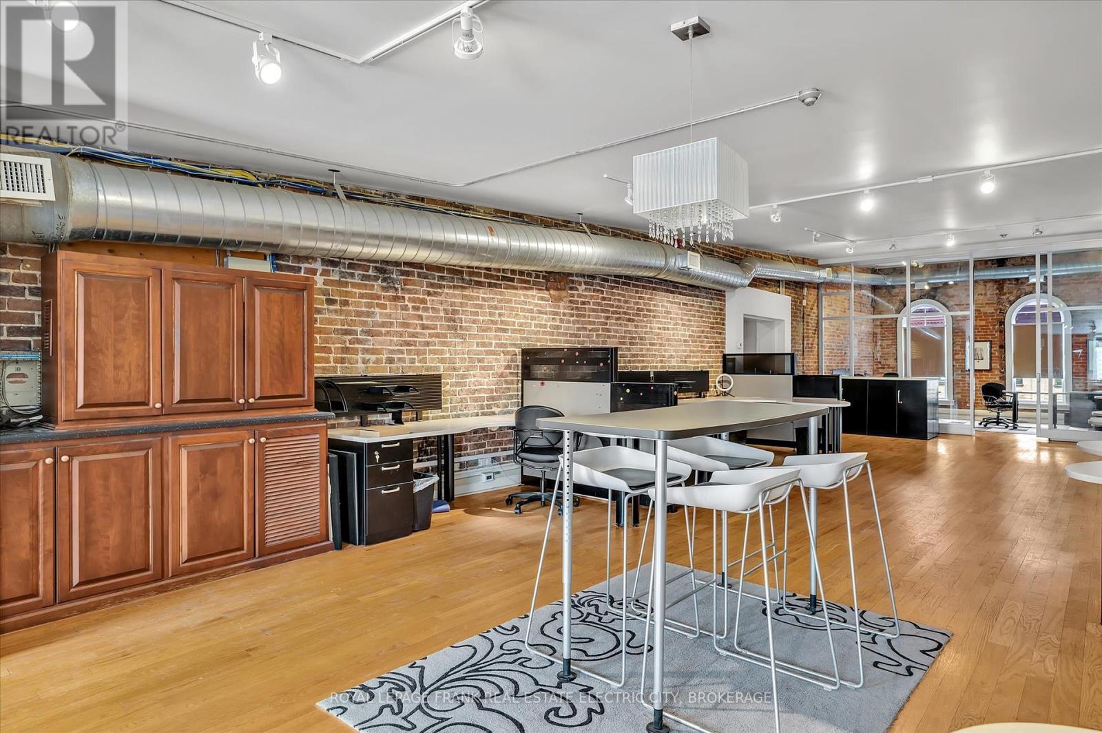 301 - 379 George Street N, Peterborough (Town Ward 3), ON