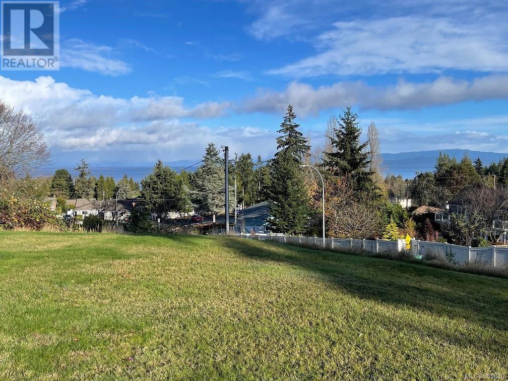 135 Sunningdale W Rd W, Qualicum Beach, BC - Outdoor With View