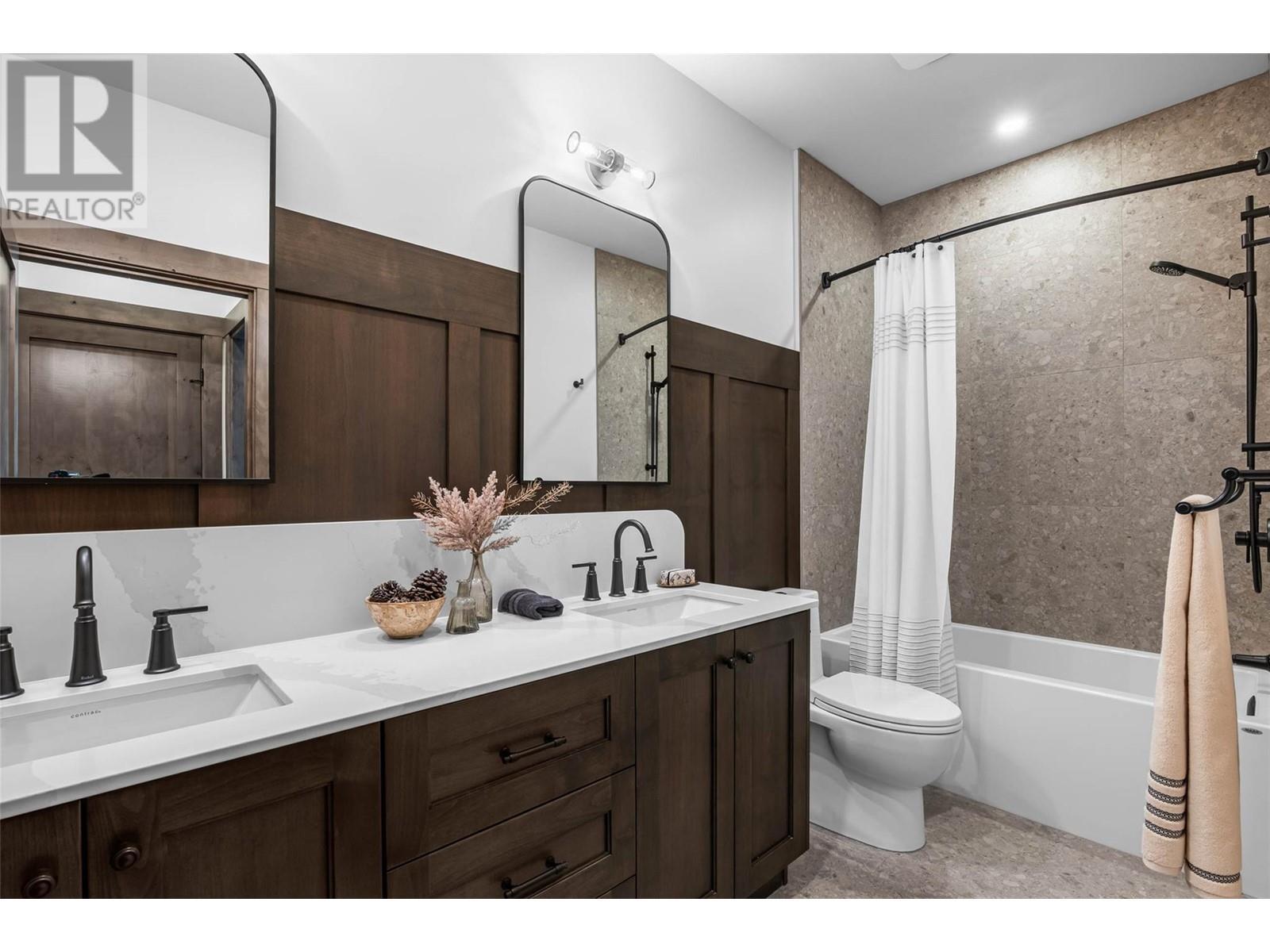 7000 Mcgillivray Lake Drive Unit# 10, Sun Peaks, BC - Indoor Photo Showing Bathroom