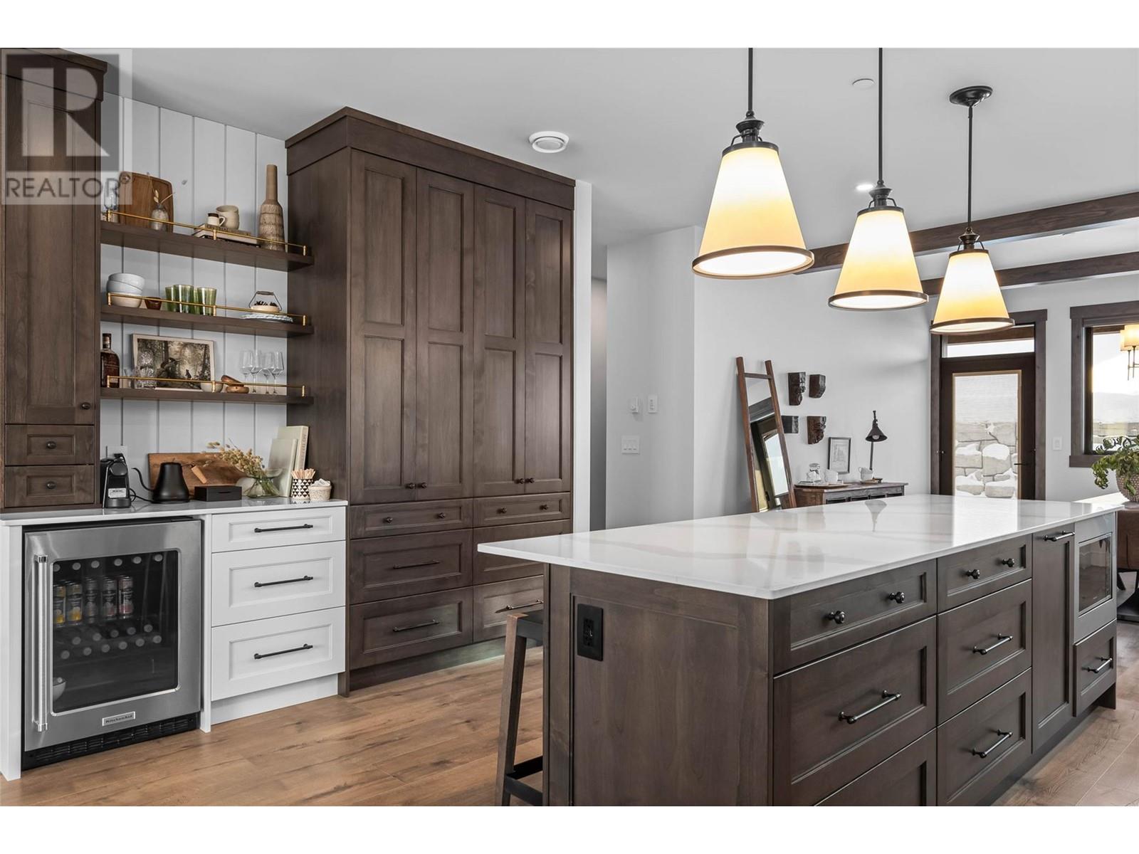 7000 Mcgillivray Lake Drive Unit# 11, Sun Peaks, BC - Indoor Photo Showing Kitchen