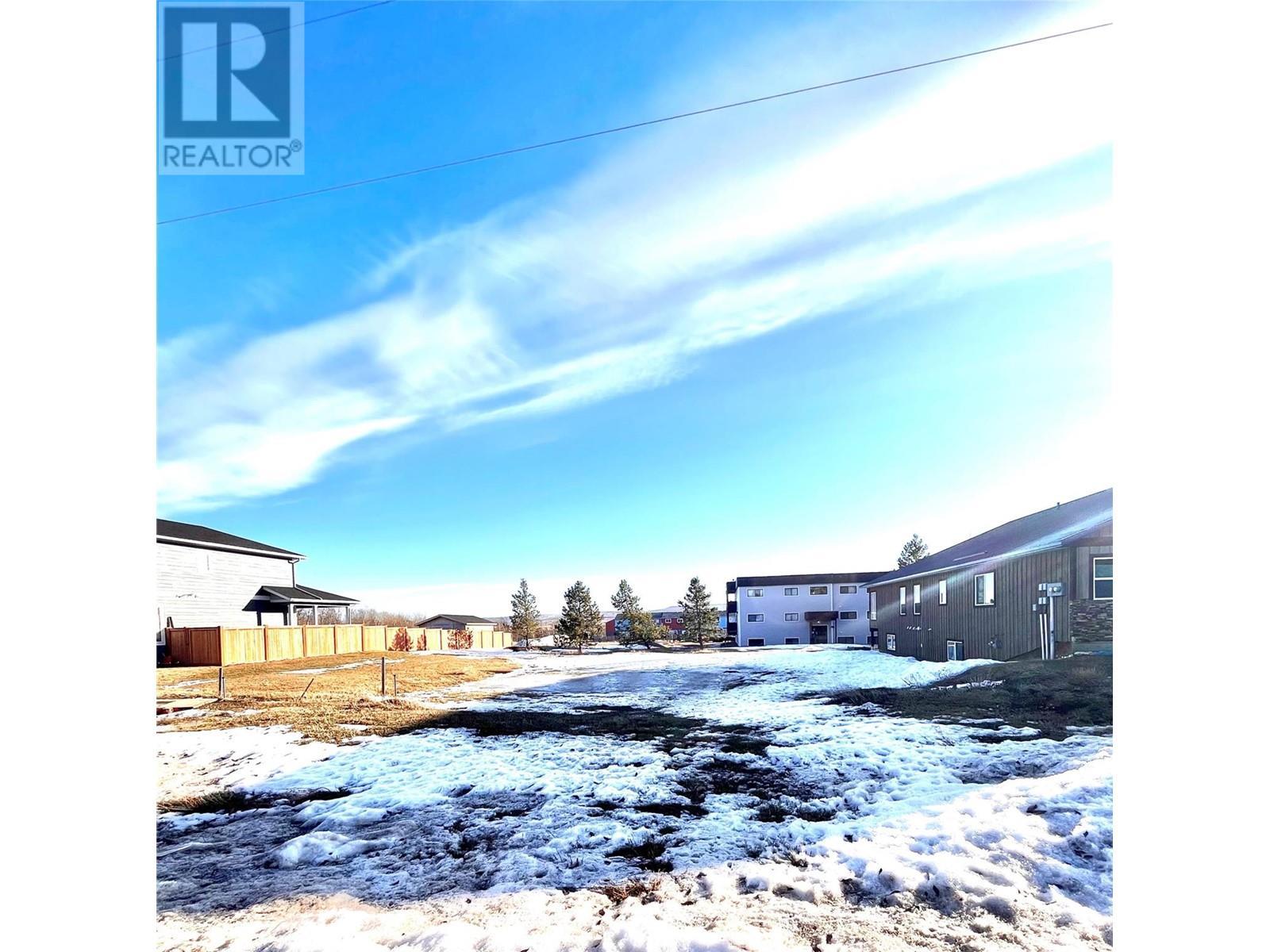 215 100 Avenue, Dawson Creek, BC