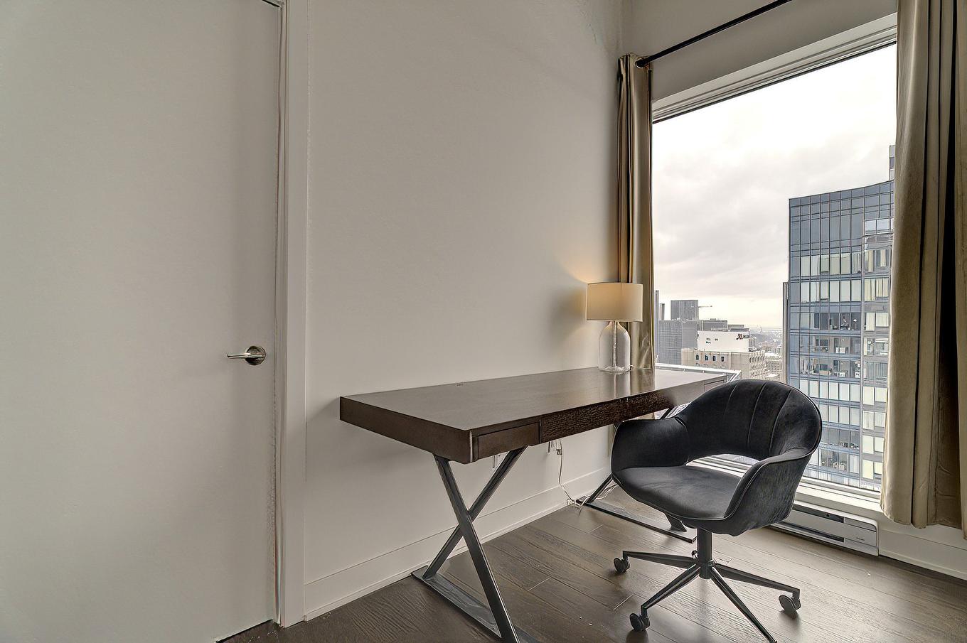 Den - 5204-1288 Rue St-Antoine O., Montréal (Ville-Marie), QC - Indoor Photo Showing Other Room