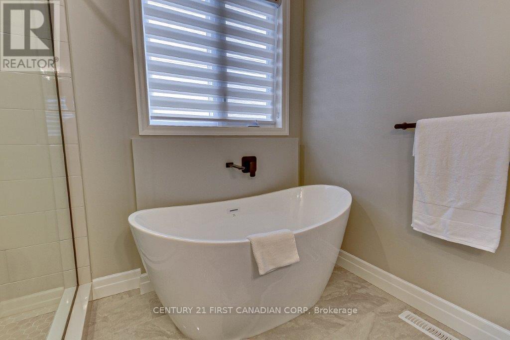 6 Aspen Circle, Thames Centre (Thorndale), ON - Indoor Photo Showing Bathroom